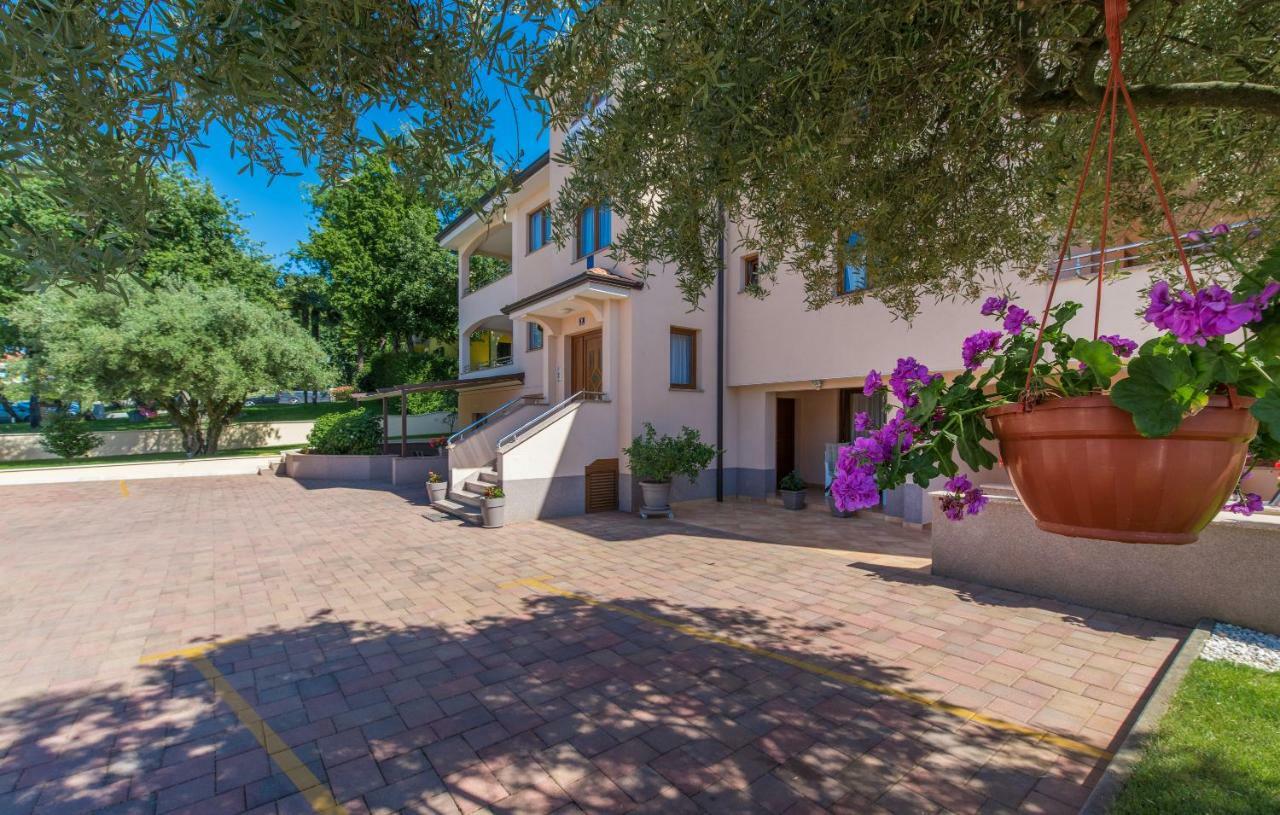 Apartments Villa Ana Poreč Exterior foto